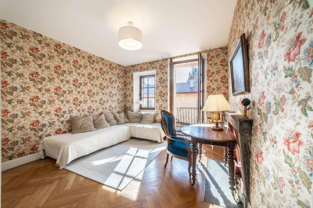 Le Rousseau Apartment อานซี ภายนอก รูปภาพ